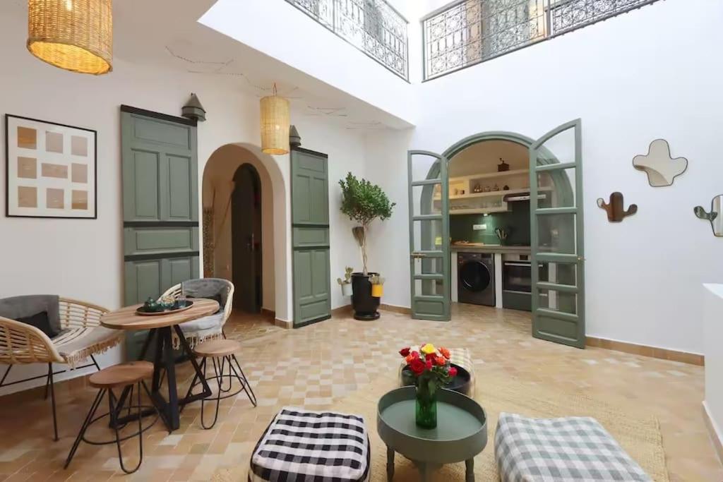 Riad Ptit Kech, Bassin Terrasse - Petits Dejeuners Marrakesh Bagian luar foto