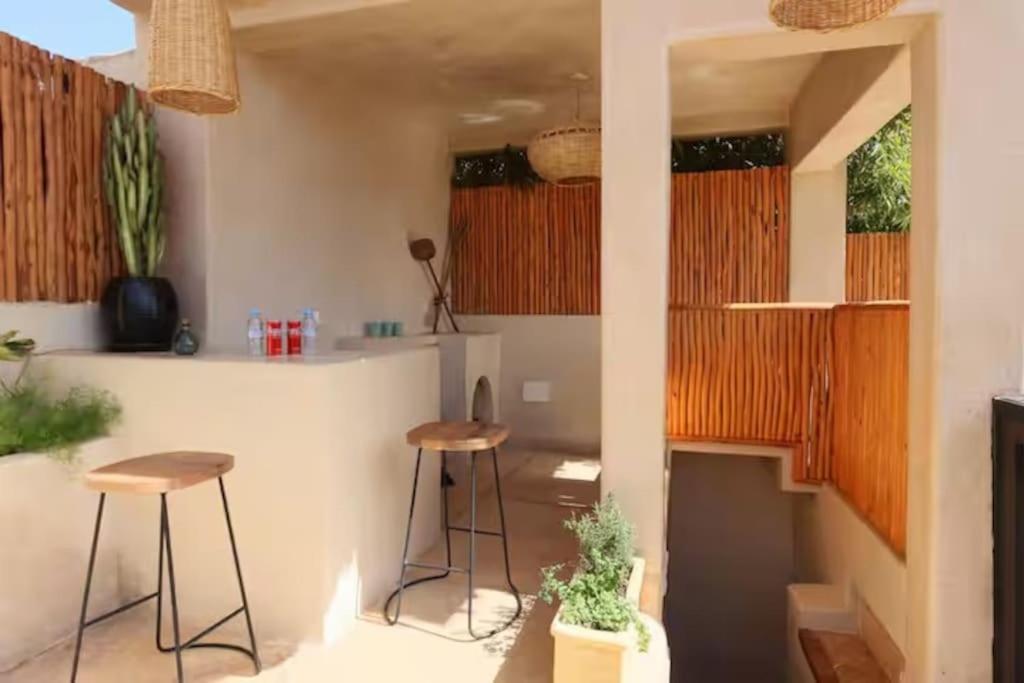 Riad Ptit Kech, Bassin Terrasse - Petits Dejeuners Marrakesh Bagian luar foto