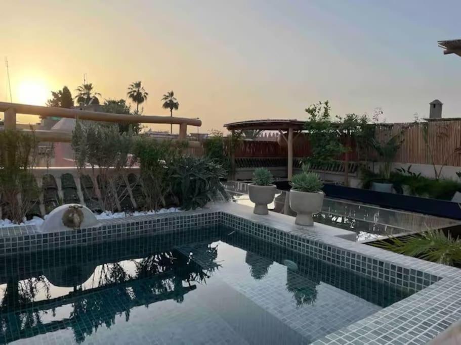 Riad Ptit Kech, Bassin Terrasse - Petits Dejeuners Marrakesh Bagian luar foto