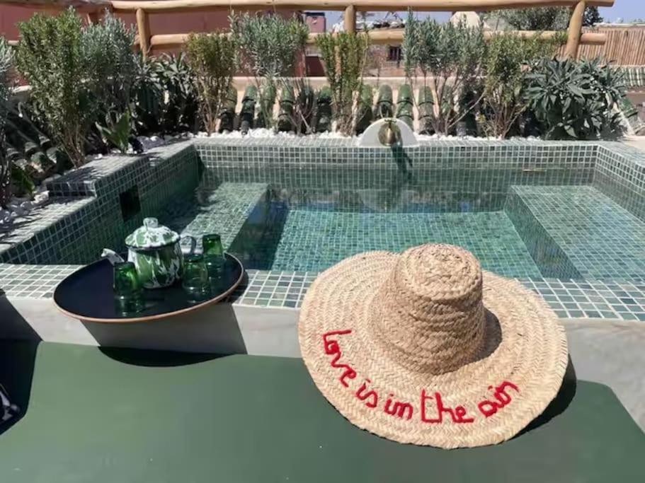 Riad Ptit Kech, Bassin Terrasse - Petits Dejeuners Marrakesh Bagian luar foto