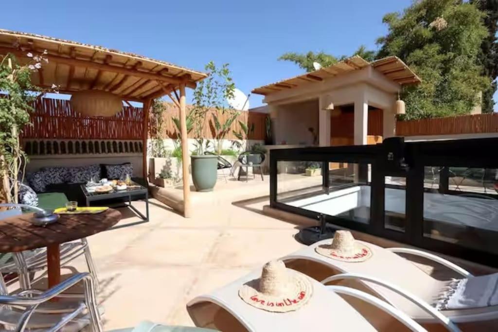 Riad Ptit Kech, Bassin Terrasse - Petits Dejeuners Marrakesh Bagian luar foto
